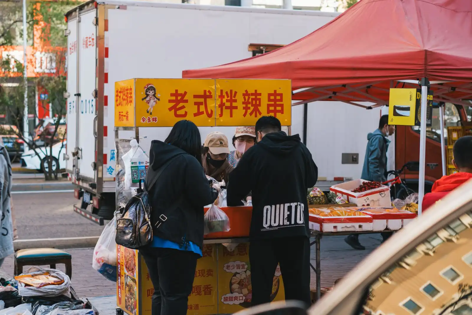 塑料收纳箱在商超陈列与仓储周转中的选型要点解析