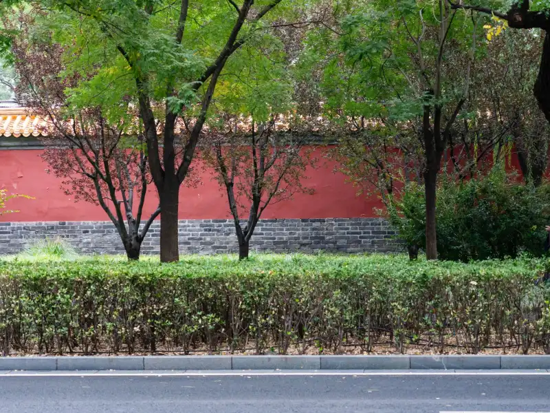 塑料收纳箱与垃圾桶的材质差异及选购技术要点