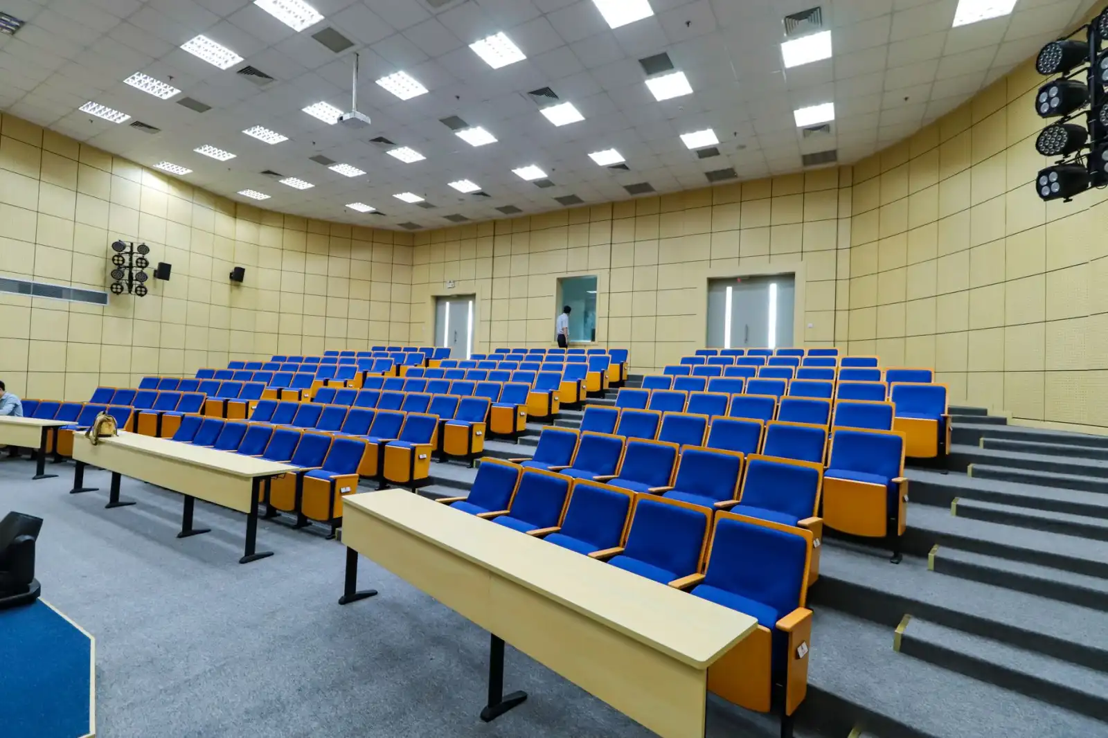重庆将勒栖贸易塑料收纳箱与垃圾桶材质对比分析