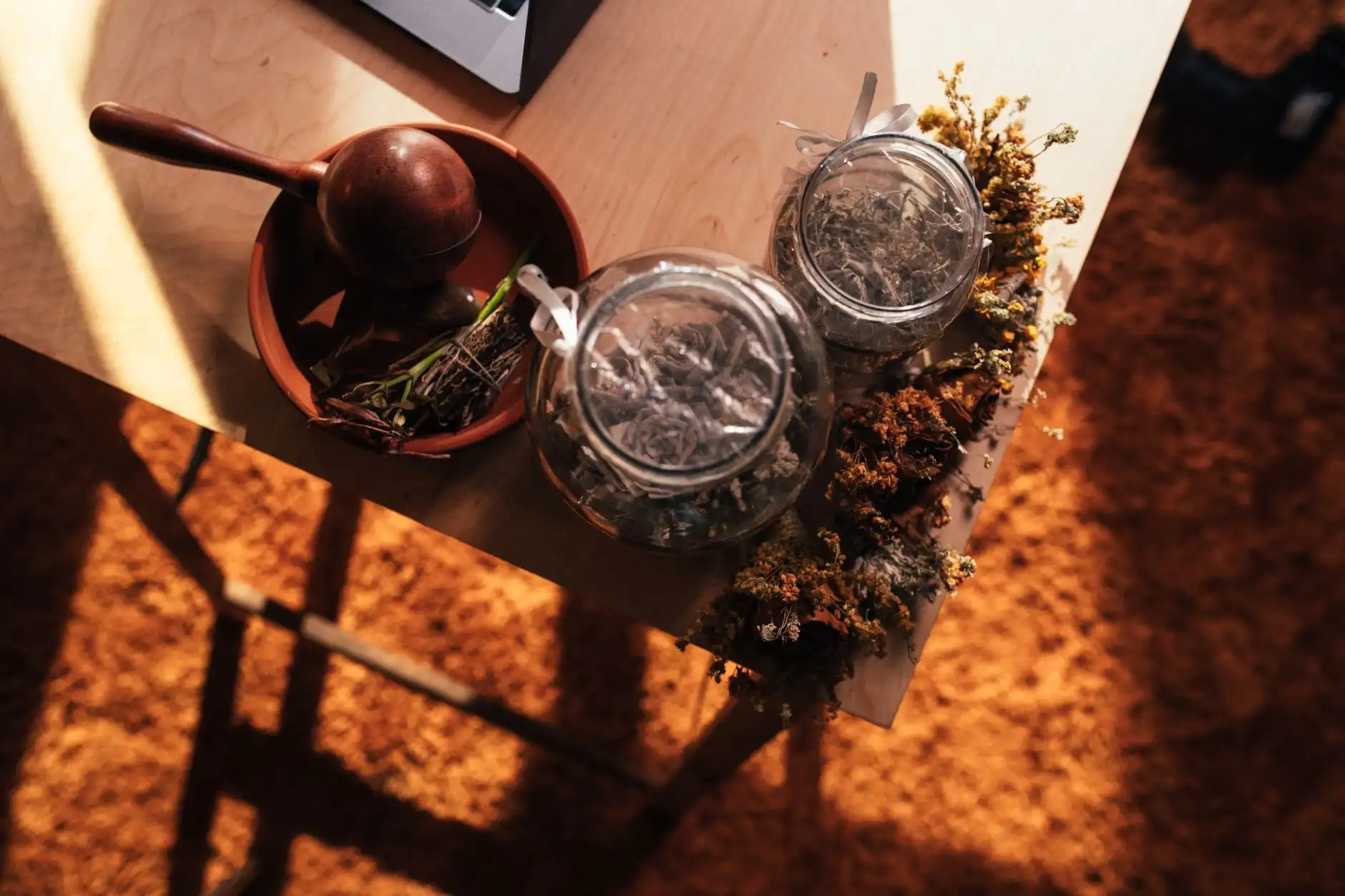 塑料收纳箱生产工艺流程与质量管控关键环节解析