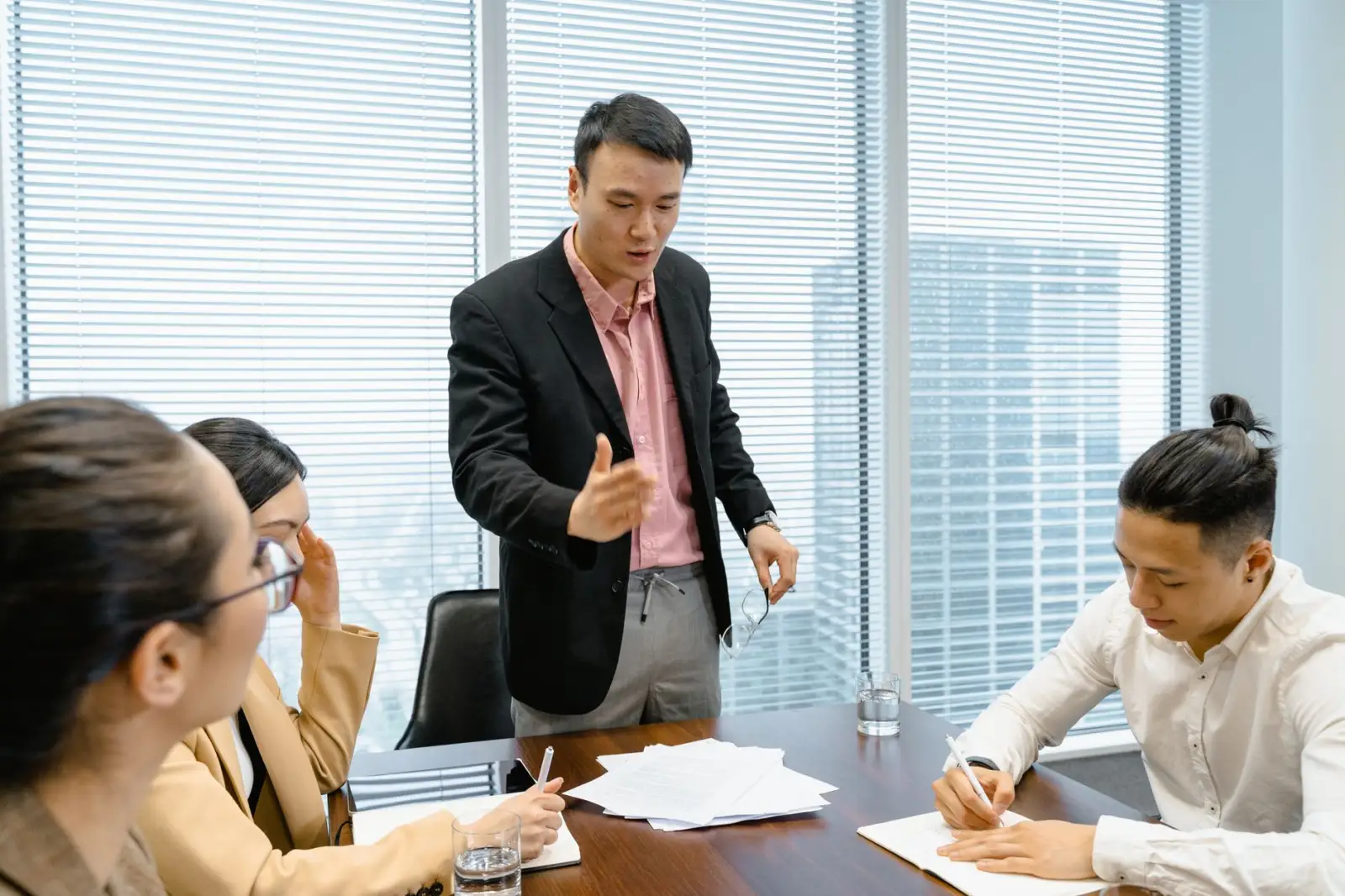 商超及家庭用塑料垃圾桶材质与工艺技术优势解析