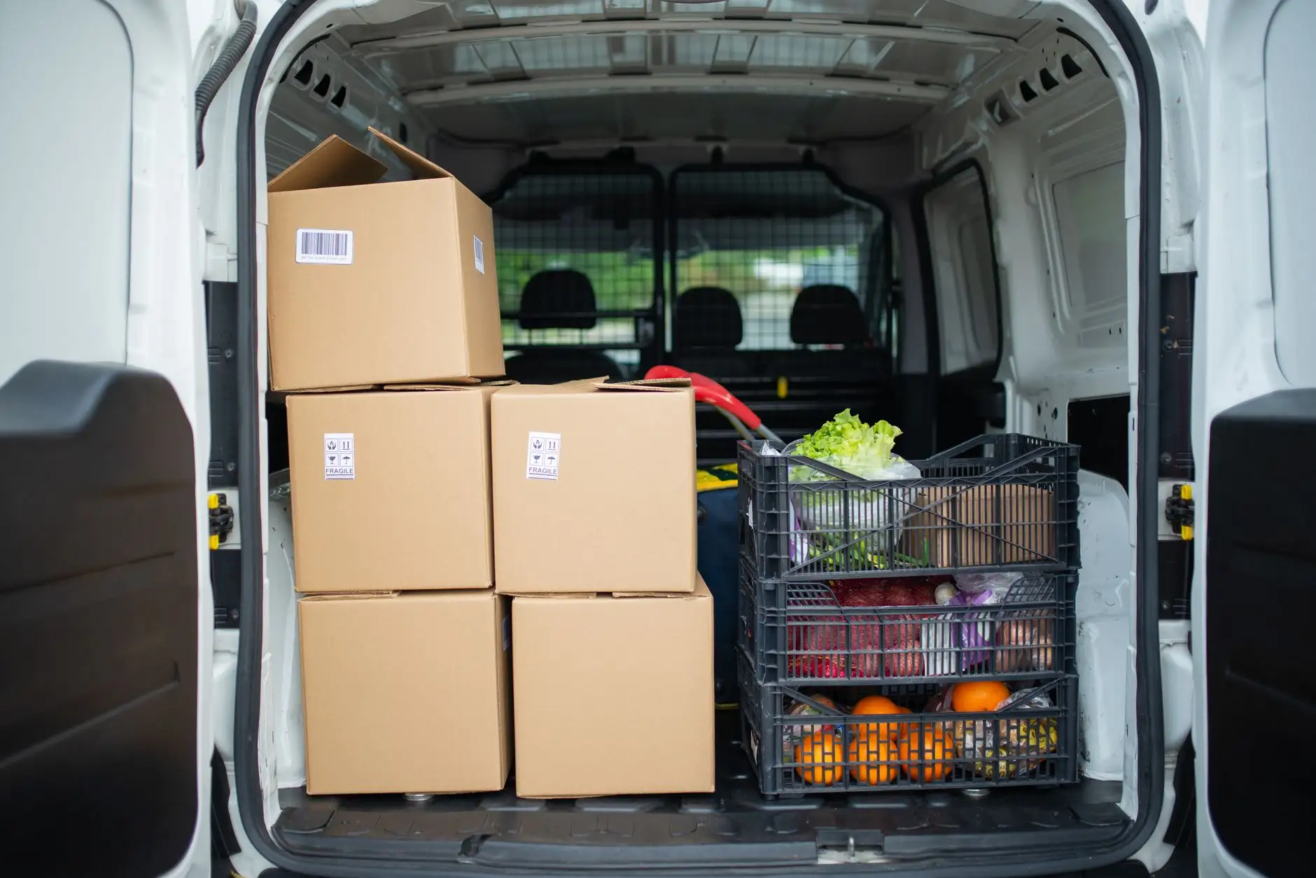 商超塑料制品选型指南：收纳箱与垃圾桶的材质对比