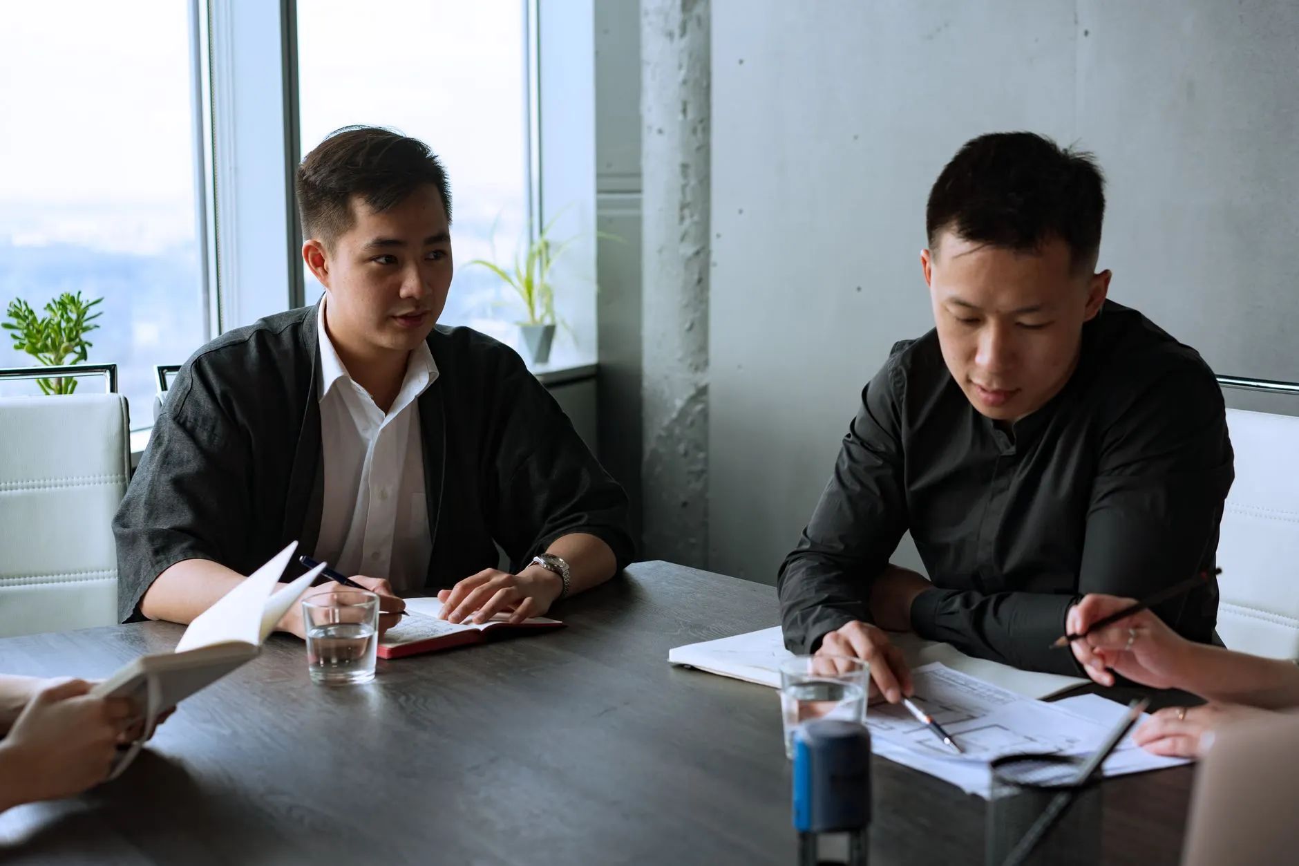 重庆将勒栖贸易塑料收纳箱型号参数与容量对比分析