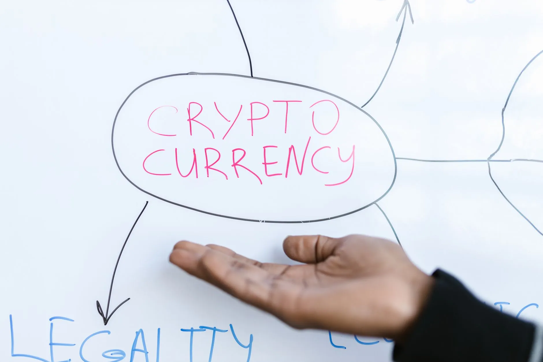 塑料收纳箱与垃圾桶生产工艺流程及质量管控要点