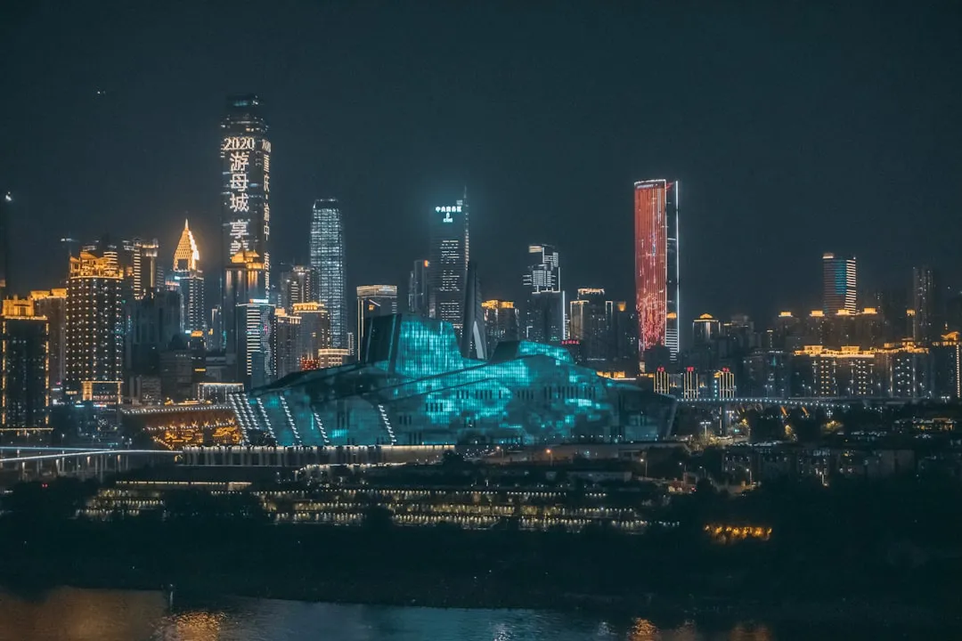 塑料收纳箱与垃圾桶批发采购：产品材质与承重性能对比分析