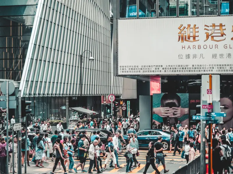 商超垃圾桶选型对比：塑料材质与承重性能的关键指标